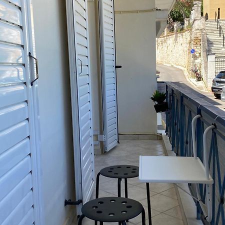 Irinis Apartment In Kalamata Esterno foto