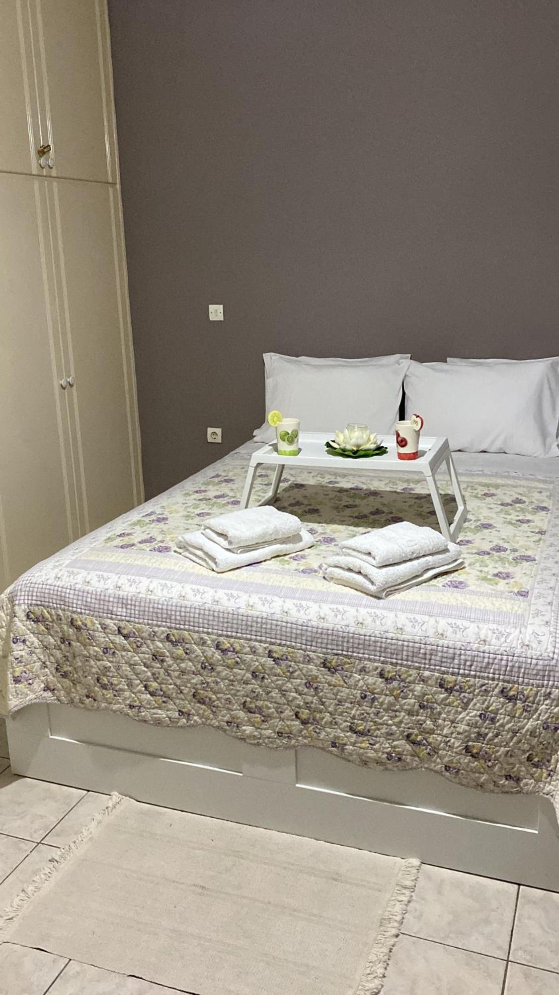 Irinis Apartment In Kalamata Esterno foto